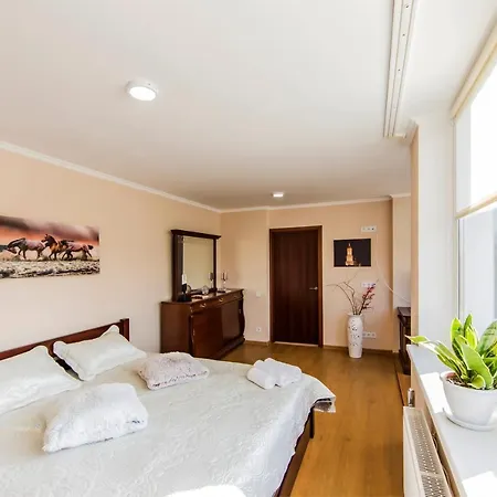 Super Comfort Flat For You Near The Metro. Киев Экстерьер фото