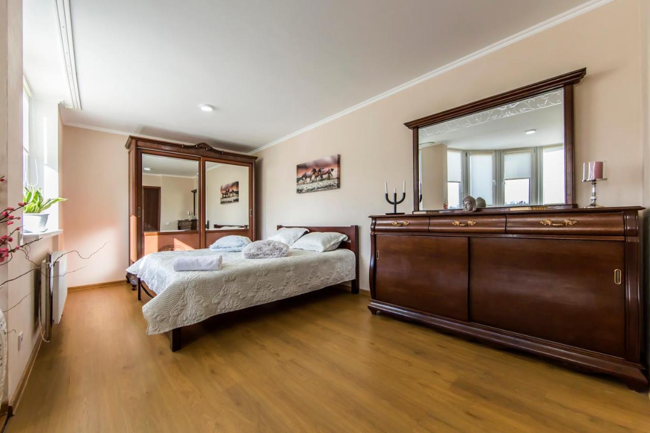 Apartment Super Comfort Flat For Near The Metro. Kyiv